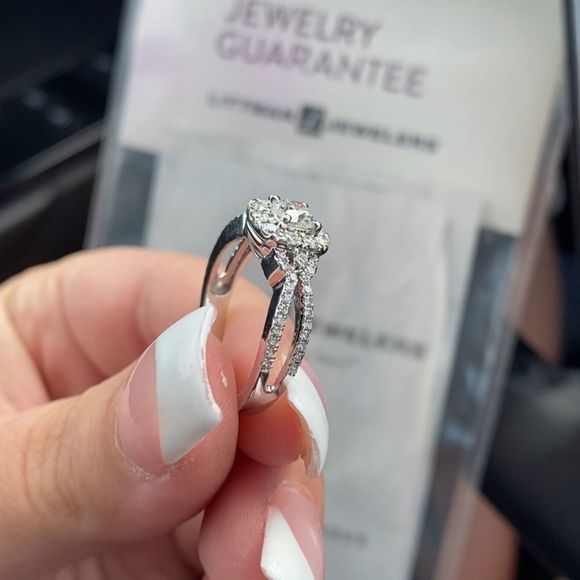 14k white gold diamond ring size 7.25 - Picture 2 of 8